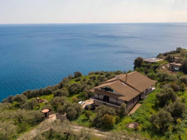 Villa in vendita a Scaletta Zanclea ME