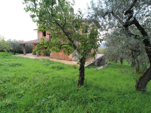 Villa in vendita a Scandriglia RI