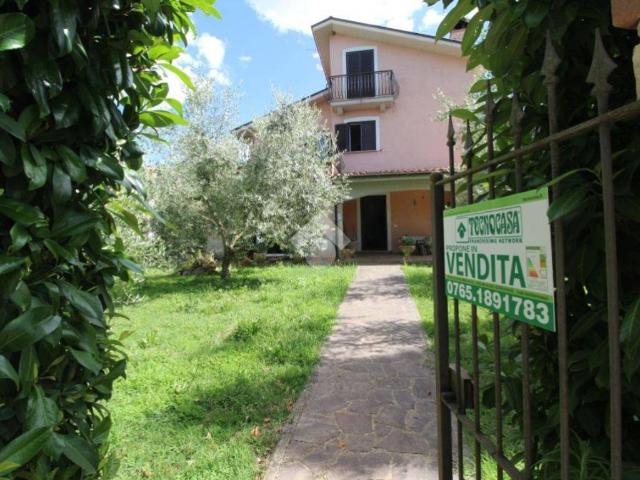 Villa in vendita a Scandriglia RI