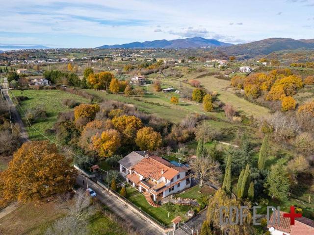 Villa in vendita a Scandriglia RI