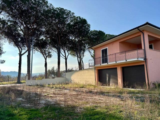 Villa in vendita a Scandriglia RI