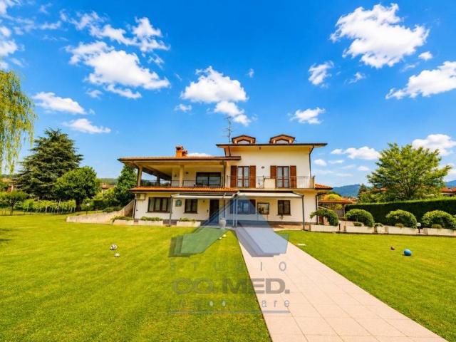 Villa in vendita a Scanzorosciate BG