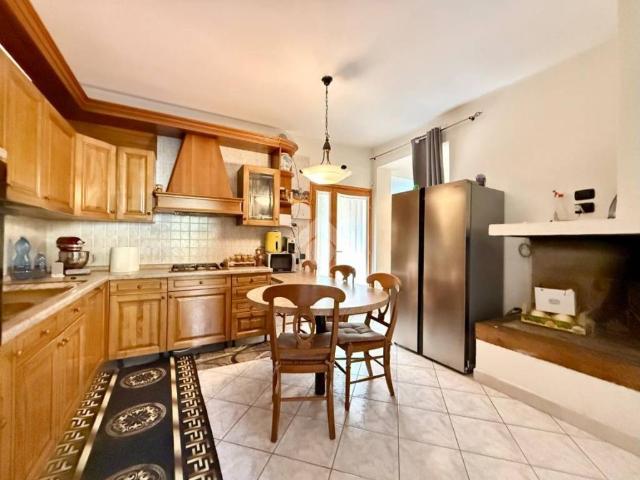 Villa in vendita a Scanzorosciate BG