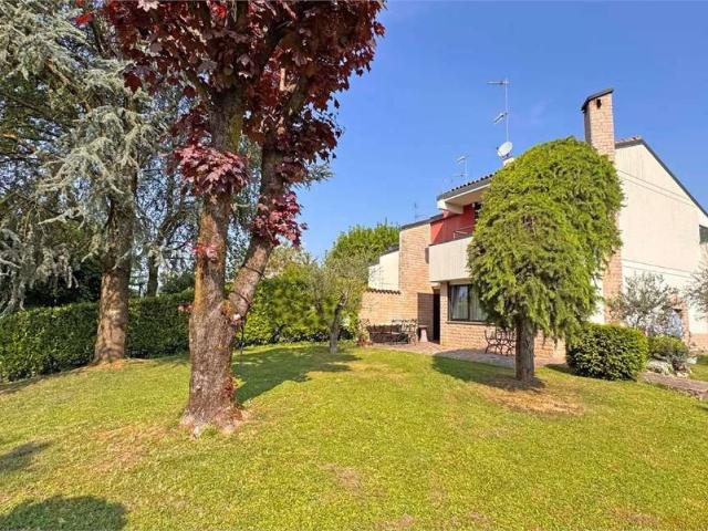 Villa in vendita a Scanzorosciate BG