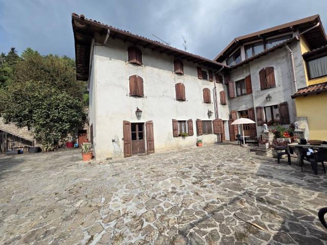 Villa in vendita a Scanzorosciate BG