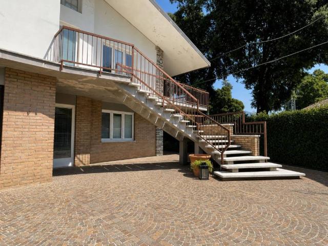 Villa in vendita a Schio VI