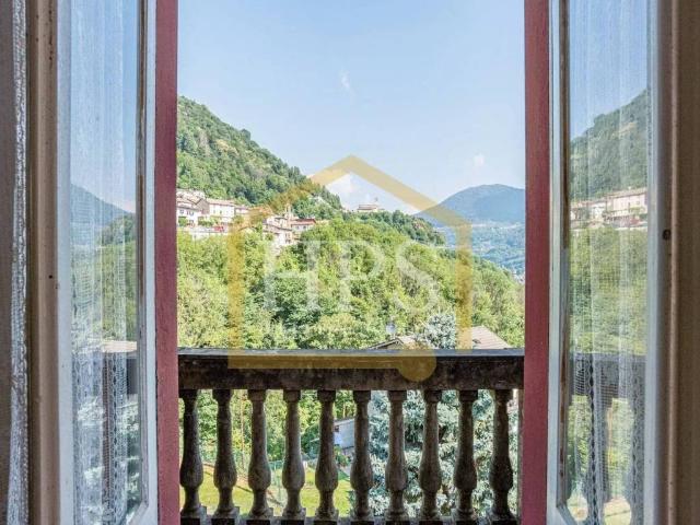 Villa in vendita a Schignano CO