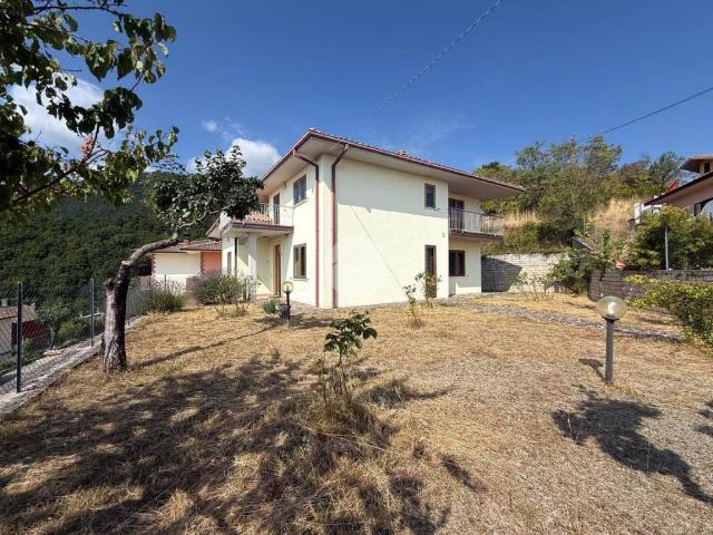 Villa in vendita a Scoppito AQ