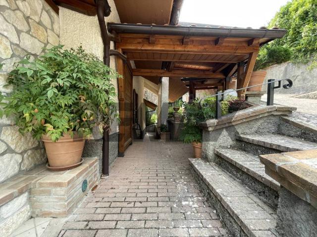 Villa in vendita a Scoppito AQ