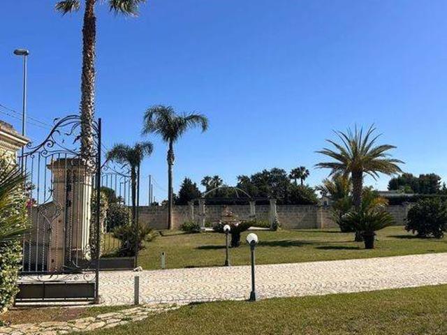 Villa in vendita a Scorrano LE