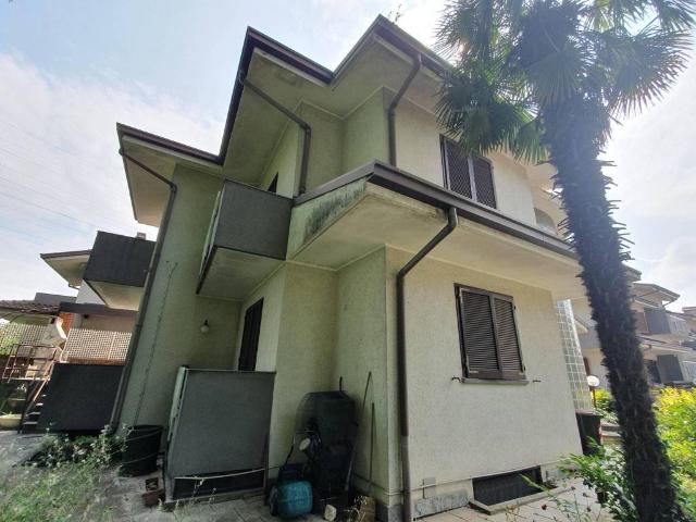 Villa in vendita a Settimo Milanese MI
