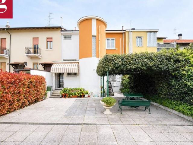 Villa in vendita a Settimo Milanese MI