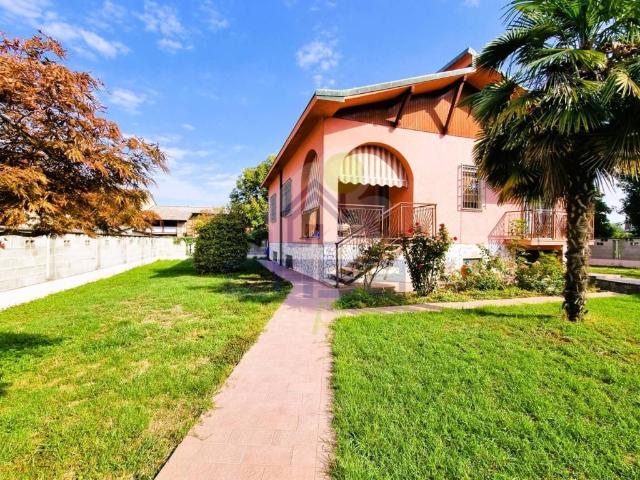 Villa in vendita a Secugnago LO