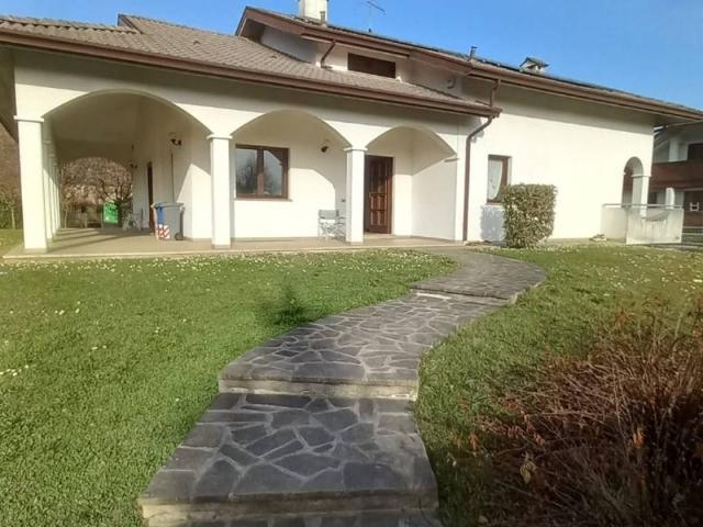 Villa in vendita a Sedico BL