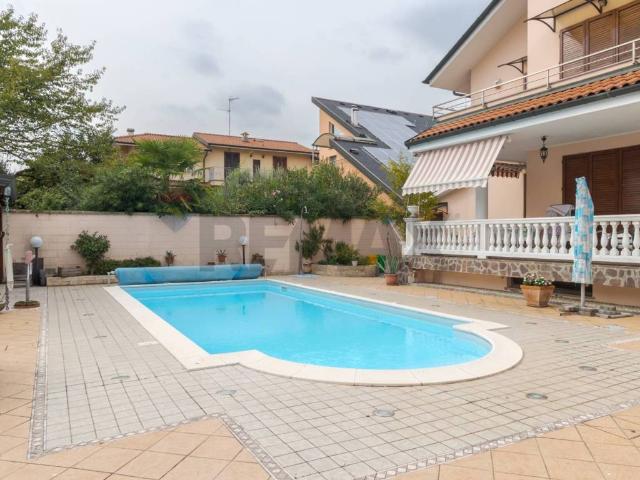 Villa in vendita a Sedriano MI