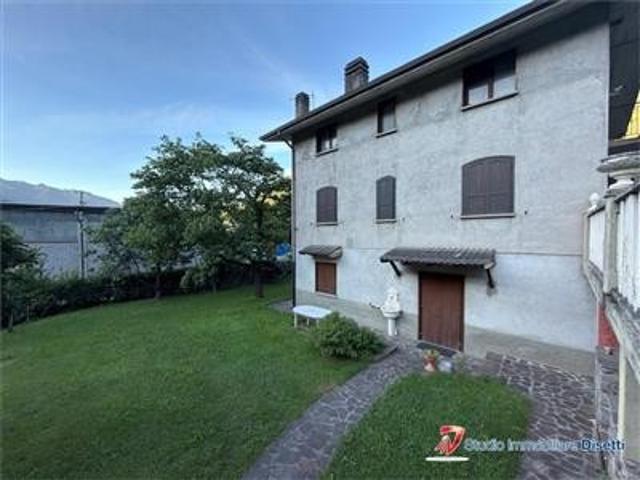 Villa in Vendita a Sellero
