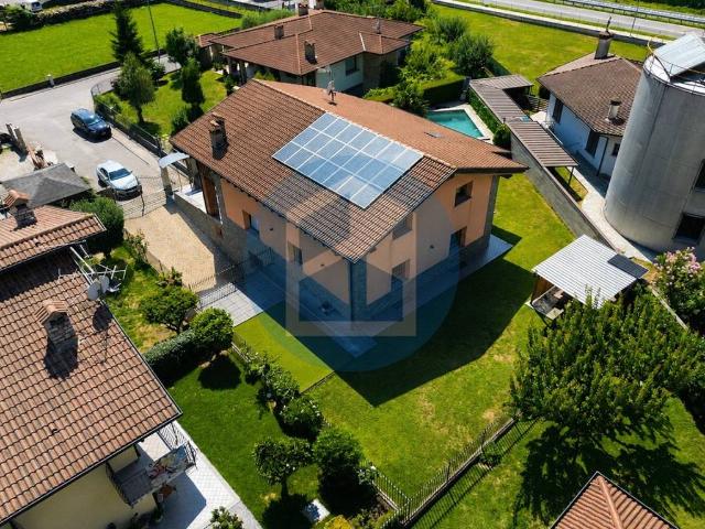 Villa in vendita a Sellero BS