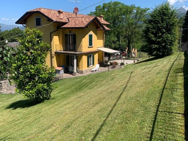 Villa in vendita a Selvino BG