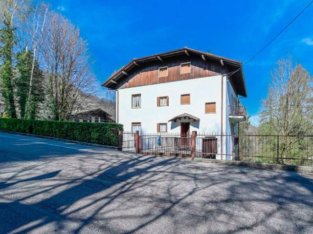 Villa in vendita a Selvino BG