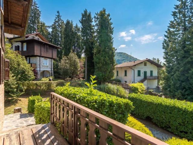 Villa in vendita a Selvino BG