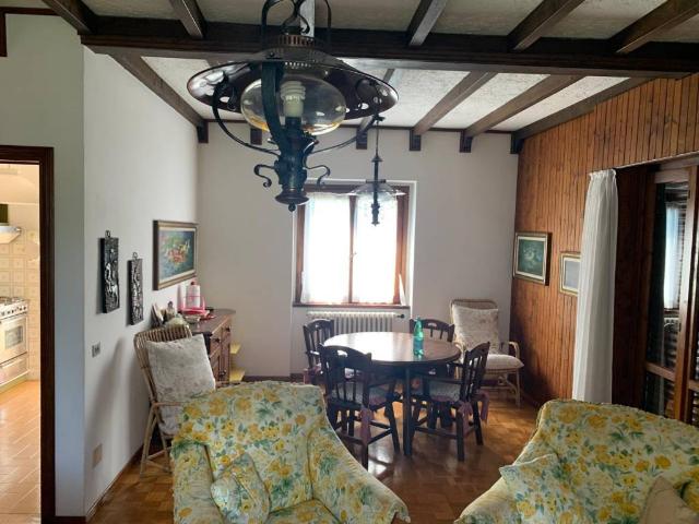 Villa in vendita a Selvino BG