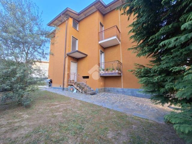 Villa in vendita a Senna Comasco CO