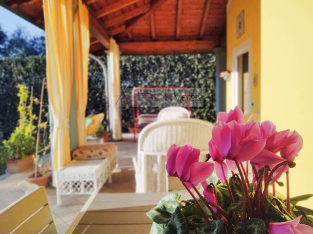 Villa in vendita a Seravezza LU