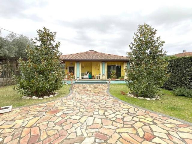 Villa in vendita a Seravezza LU