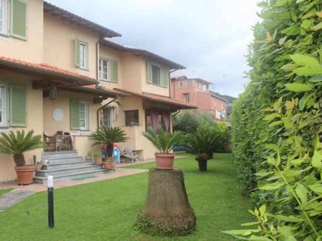 Villa in vendita a Seravezza LU