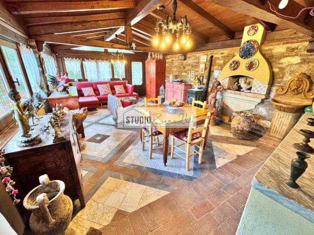Villa in vendita a Seravezza LU