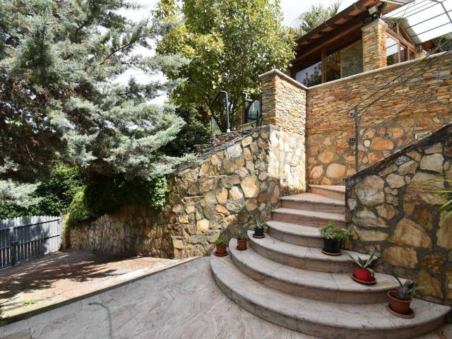 Villa in vendita a Seravezza LU