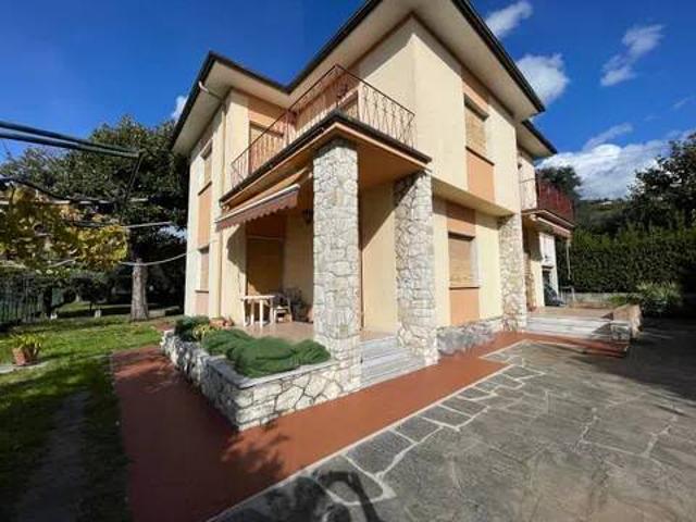 Villa in vendita a Seravezza LU