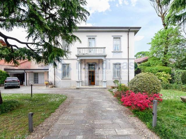 Villa in vendita a Seregno MB