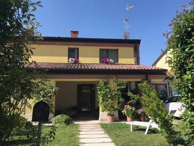 Villa in vendita a Sermide e Felonica MN