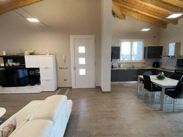 Villa in vendita a Serravalle a Po MN