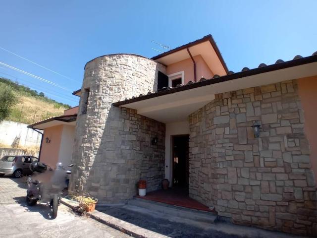 Villa in vendita a Serravalle Pistoiese PT