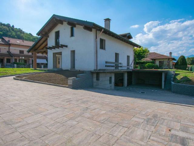 Villa in vendita a Serravalle Sesia VC
