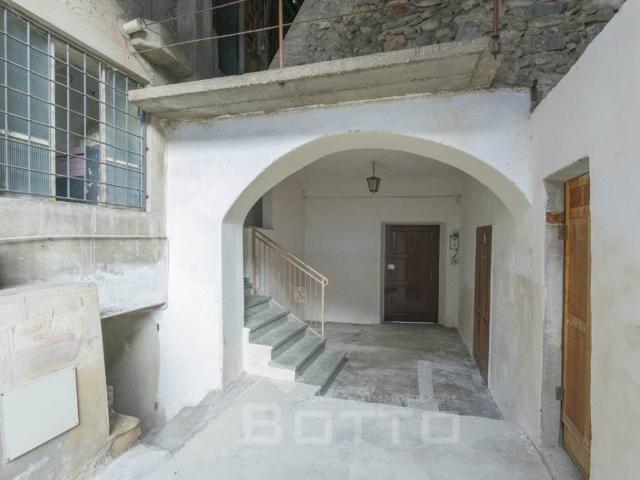 Villa in vendita a Serravalle Sesia VC