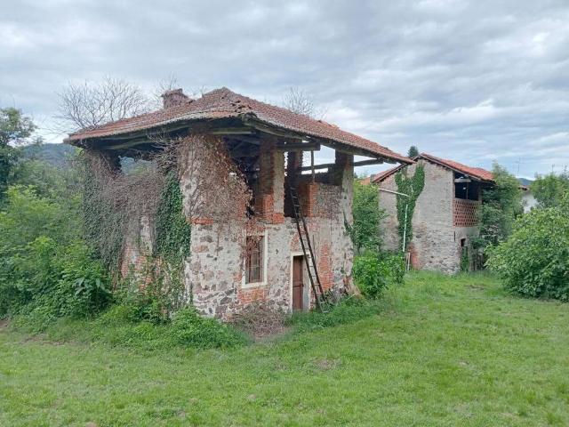 Villa in vendita a Serravalle Sesia VC