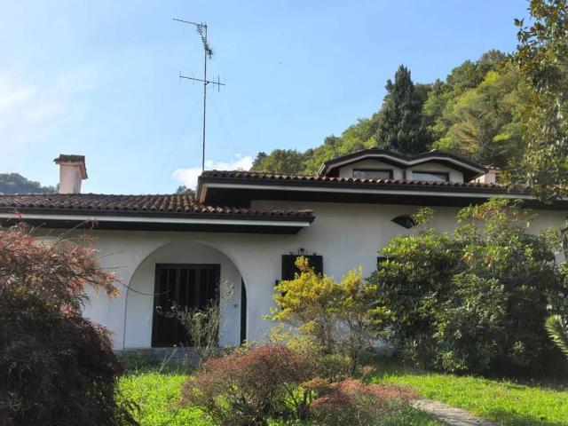 Villa in vendita a Serravalle Sesia VC