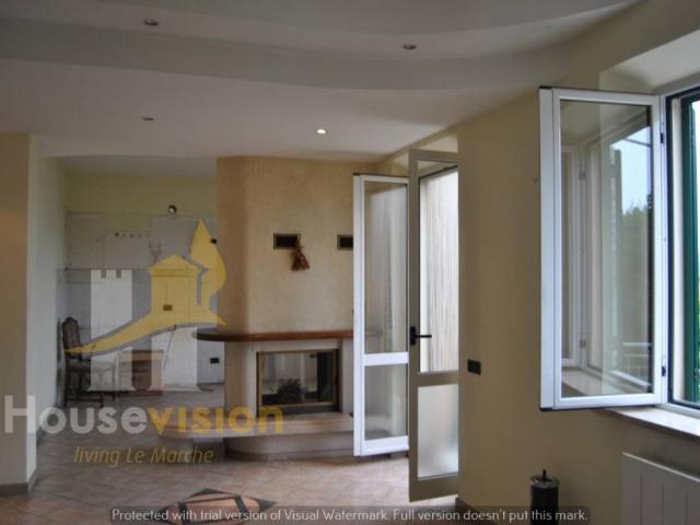 Villa in vendita a Serra de' Conti AN