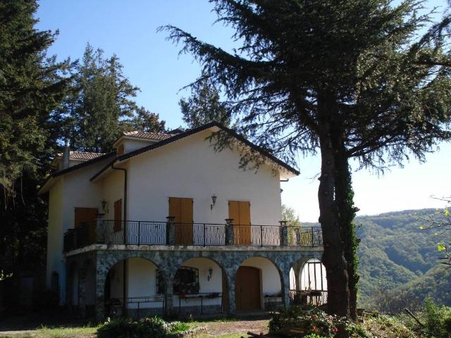 Villa in vendita a Serra Riccò GE