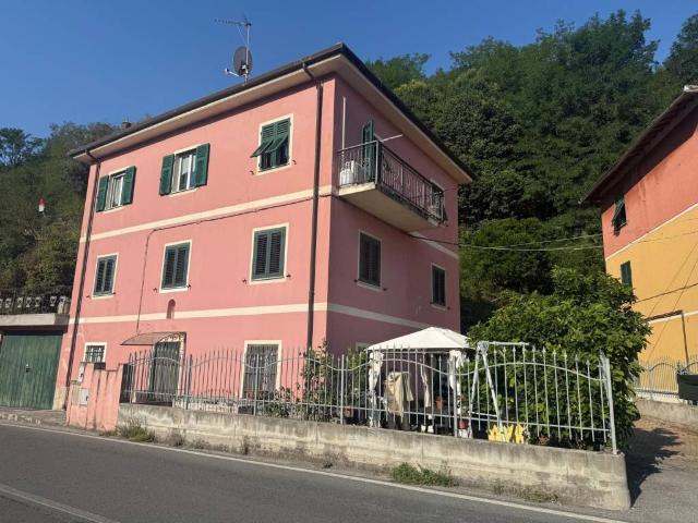 Villa in vendita a Serra Riccò GE