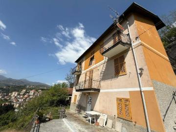 Villa in vendita a Serra Riccò GE