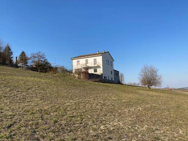 Villa in vendita a Serralunga di Crea AL
