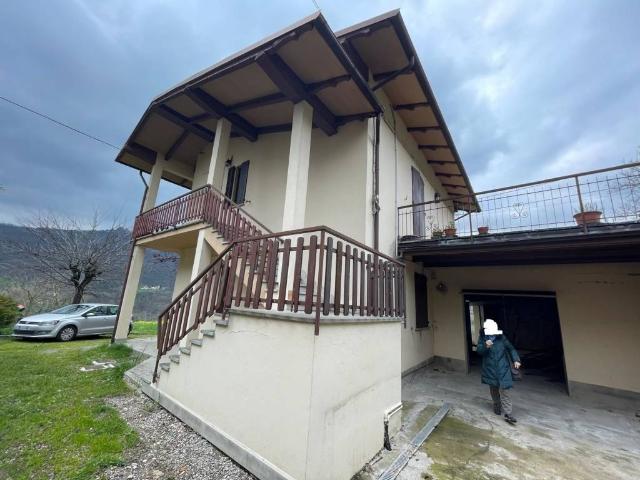 Villa in vendita a Serramazzoni MO