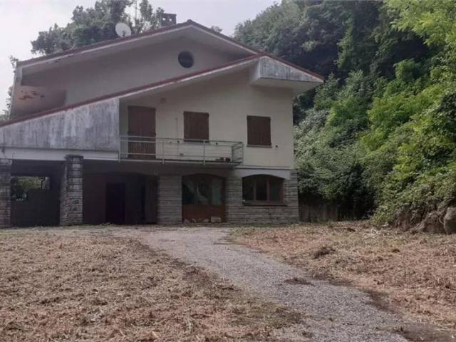 Villa in vendita a Serramazzoni MO