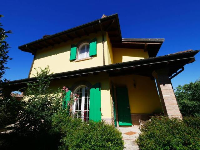 Villa in vendita a Serramazzoni MO