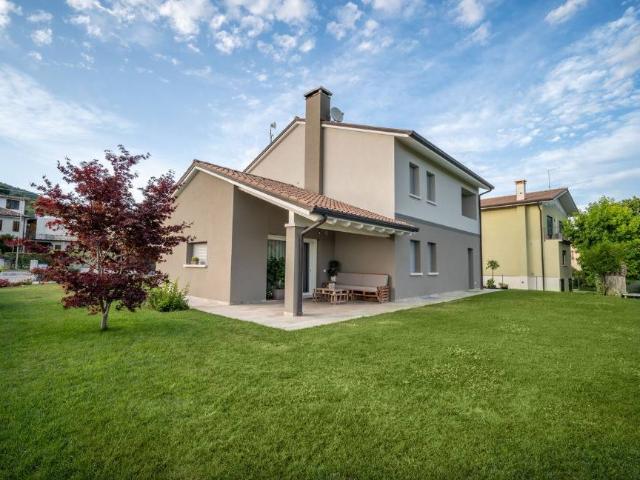 Villa in vendita a Serramazzoni MO
