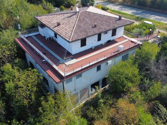 Villa in vendita a Serramazzoni MO